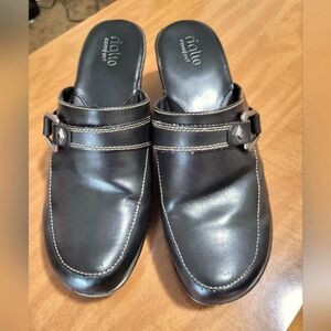 Rialto black slip in clog   women's 9.5  #2635